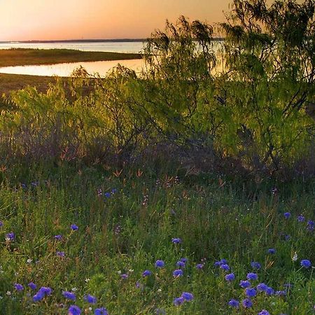 Bass Inn - Choke Canyon National Park Simmons المظهر الخارجي الصورة