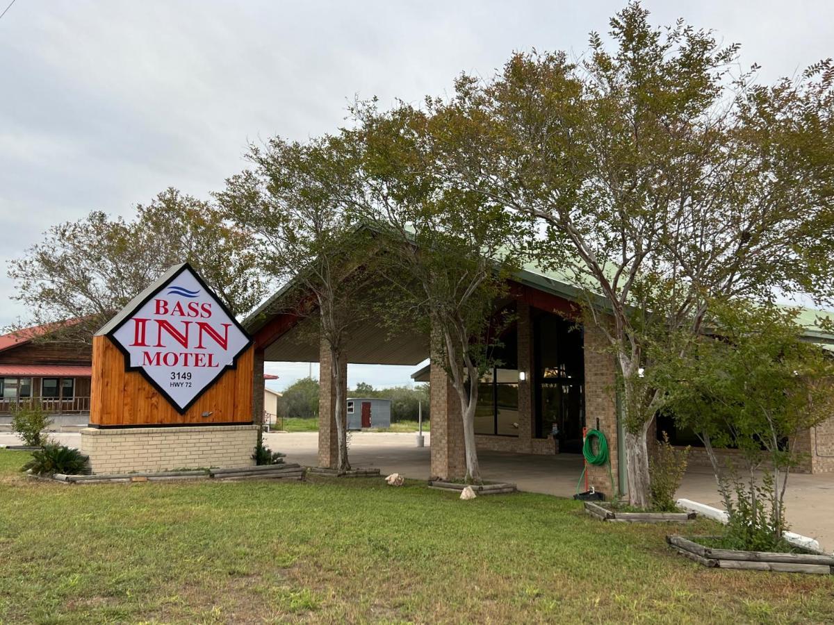 Bass Inn - Choke Canyon National Park Simmons المظهر الخارجي الصورة